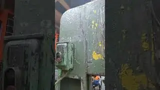 1939 #DoAll #bandsaw stripping the paint  #tools #rustoration