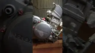 CRF 250R en parfait &eacute;tat, moteur &eacute;tincelant ! #honda #motocross #enduro #reconstruction #moteur #...