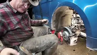 Гаечный ключ на машине