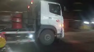 Kami lagi lihat truk yang paling cantik lintas di pekan lilo perdos depan Indomaret