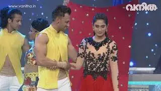 പ്രേക്ഷകരുടെ നീനയുടെ ഗ്ലാമർ നൃത്തം | Deepthi Sathi Dance performance |