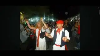La  Paranza  di musica popolare Vesuvius con Angelo Iannelli conquistano Piano di Sorrento.