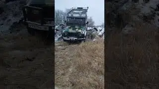 #automobile #offroad #offroading #уаз #mud Уаз переезжаем отвал после экскаватора.