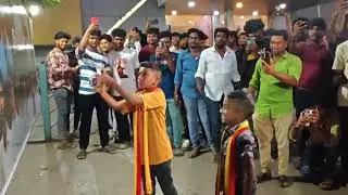 விஜயின் போஸ்டருக்கு பாலாபிஷேகம் செய்த குட்டி ரசிகர்கள் #vijay #trending #tvk #jananayakan #kollywood
