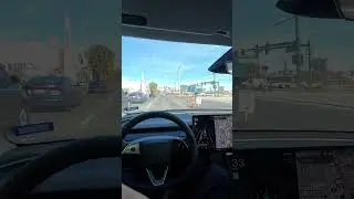 I let FSD drive through a construction zone at the Las Vegas Strip