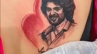 vijay devarakonda fan girl moment | Mana Celebrity