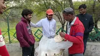 ❤️hello guys gate park mein ghumne ke liye to ek uncle mile the ham logon Ko unke sath ka video hai😘