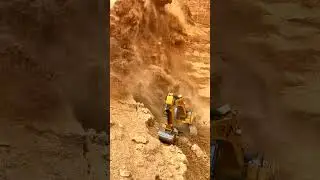 Excavator Operator During Landslide Accident #collapse #accident #landslide