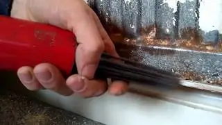 Очень быстрое удаление краски с радиатора в ванной (игольчатое пневматическое зубило)