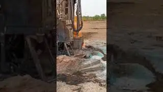 maharashtra k beed dist m pani nahi aag nikla bor se