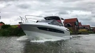 New Jeanneau Leader 30 - On the water