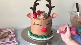 7 Christmas Cake Ideas That'll Be Your Next Holiday Obsession