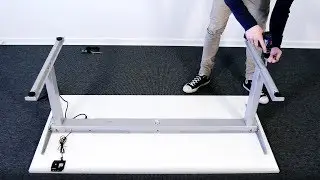 Desk Frame 2: Toimistop&ouml;yd&auml;n kokoaminen