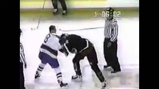 Derek Boogaard fights Colton Orr in juniors 2001/2/6