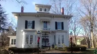 Historic Batavia, Illinois homes along Route 31