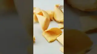 Here's How Fortunes Get Inside Fortune Cookies