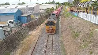 DL 9348 with train 474 Litchfield to Hamilton freight passing under lake road Hamilton ECMT
