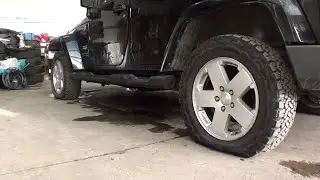 Dem Wrangler an allen 4 Reifen die Luft rauslassen
