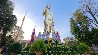 អភិសេកព្រះពុទ្ធសាងអំពីស្ពាន់ កម្ពស់៩ ម៉ែត្រ គង់នៅវត្តដំណាក់ក្រុងសៀមរាប