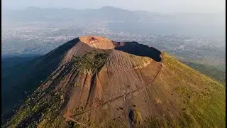 Pompeii and Mount Vesuvius Small-Group Tour, with Archaeologist Guide