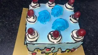 The Yummy Mummy Cakes is live beautiful comic cake design