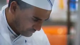 В итальянской тюрьме заключённые пекут традиционные рождественские пироги на продажу (новости)