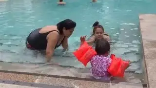 Mahana Swimming at Jupiter's Hotel, Gold Coast 1 (Jan. 2016)