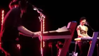 Uh Huh Her- Explode (Live)