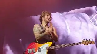 McFly - 5 colours in her hair @ busted vs mcfly tour Liverpool 7.10.25