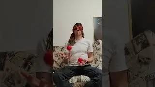 Blind Juggling