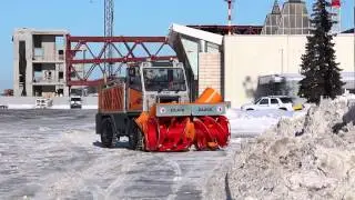 Демонстрация снегоуборочной техники аэропорта Стригино