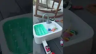 need a screen-free toddler activity? this one took zero effort and gave me a coffee break