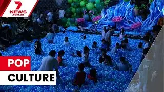 Half a million balloons let loose under the one roof at Jeff&rsquo;s Shed | 7NEWS