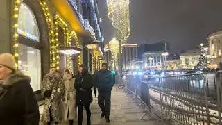 USIKU WA MWAKA MPYA HAPA MOSCOW URUSI: Mwangaza, Furaha, na Baridi