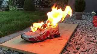NIKE SHOX vs 1000 DEGREE KNIFE