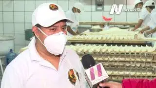 Preparación artesanal de tortas de agua, una tradición desde hace 100 años en la familia Zamora