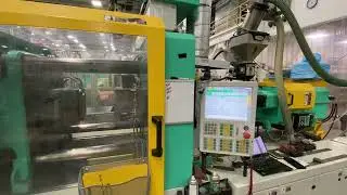 242 TON 10.3 OZ ARBURG MODEL 570S-2200-800 PLASTIC INJECTION MOLDING MACHINE MFG 2012