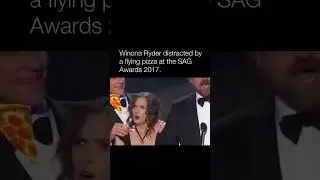 Winona Ryder distracted by a flying pizza at the SAG Awards 2017 😂🤯.