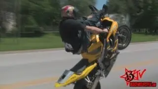 CBR 600 F4i Wheelie On The Street In Traffic Street Bike Wheelies Combos - BLOX STARZ TV