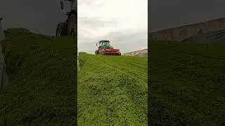 #crush  the grass by #caterpillar with #johndeere #tractor 🚜🌄