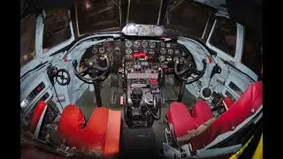 Внутри кабины Lockheed EC-121D Constellation 53-0555 Национальный музей ВВС США