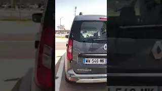 Nouvelle Renault Express Van Combispace disponible &agrave; l'a&eacute;roport d'Oran chez Orancar.