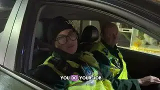 И снова взаимодействие с сотрудниками парковочной службы.