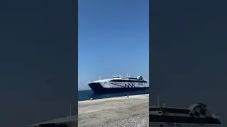 Mykonos 🇬🇷 - do not mess with the Seajets ferry 🤯⛴️☀️