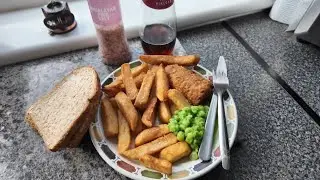 Can Iceland's £5 Fish & Chips Beat Takeaway?