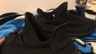 Yeezys all black 350 (replica amazon)