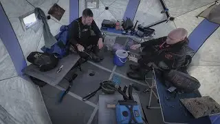 Ночуем на озере в мороз. Ловим всё подряд ЩУКА,ОКУНЬ,ЧЕБАК. Экстремальная рыбалка.