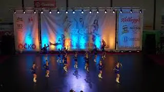 13. Mažoretky Pirouette - Mamma mia