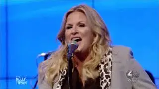 Trisha Yearwood Live Concert Performance 