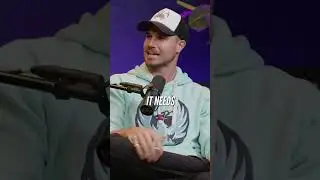 Robbie Amell worked the easiest summer job 🤣🔥 #kingbach #kingscourtpodcast #robbieamell #actor